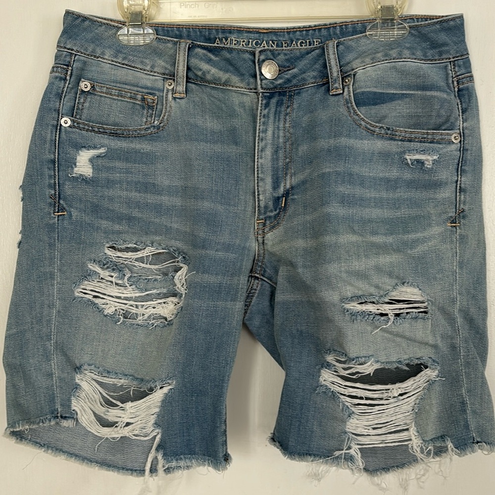 American Eagle shorts, size 8, Tom girl Bermuda short